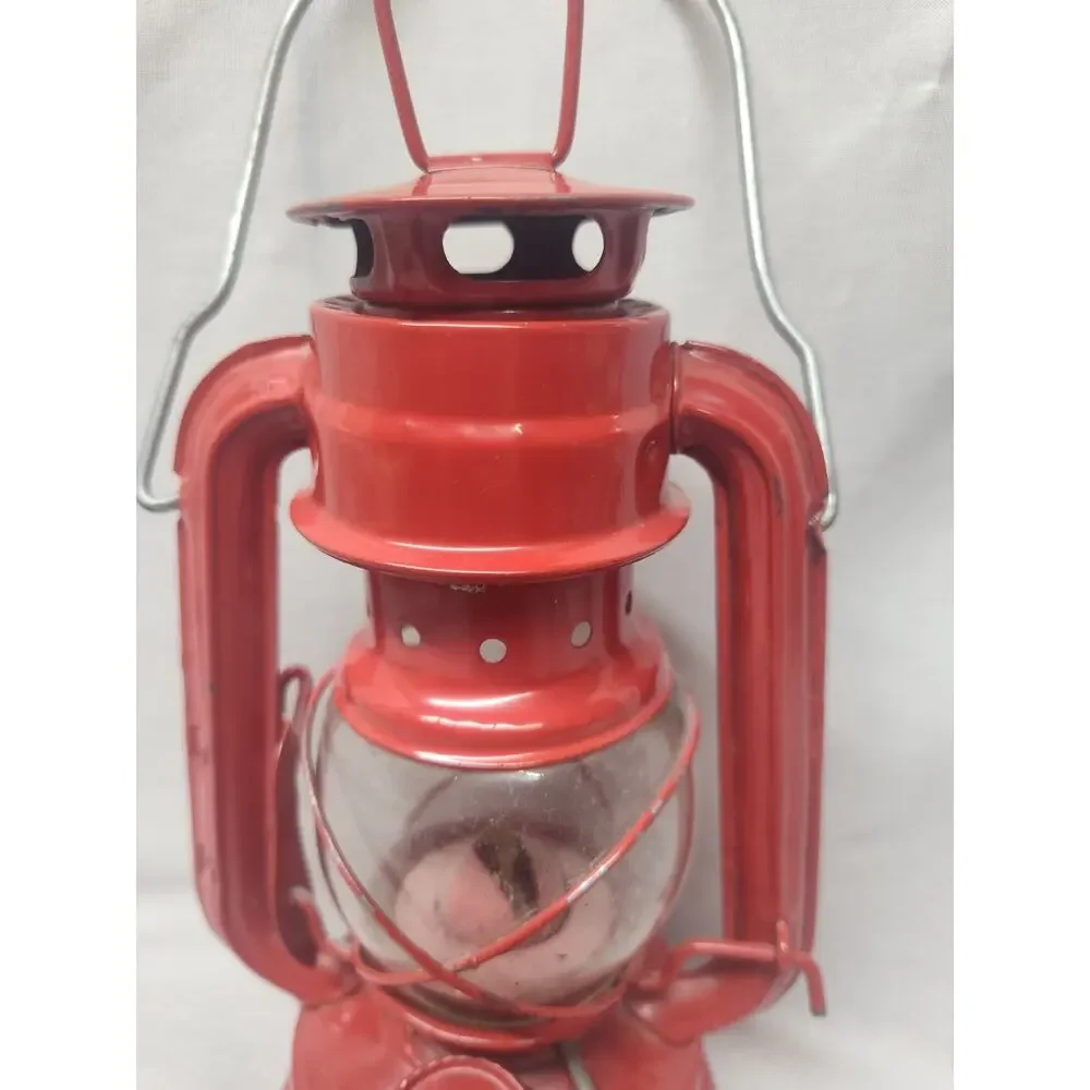 Vintage Lantern RED 235 Paraffin Hurricane Lamp Made in China Great condition!